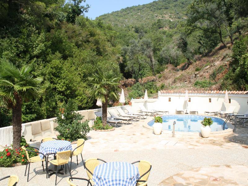 فندق دانيكا Petrovac المظهر الخارجي الصورة